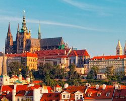 ¿CUÁLES SON LAS COORDENADAS GEOGRAFICÁS DE PRAGA?